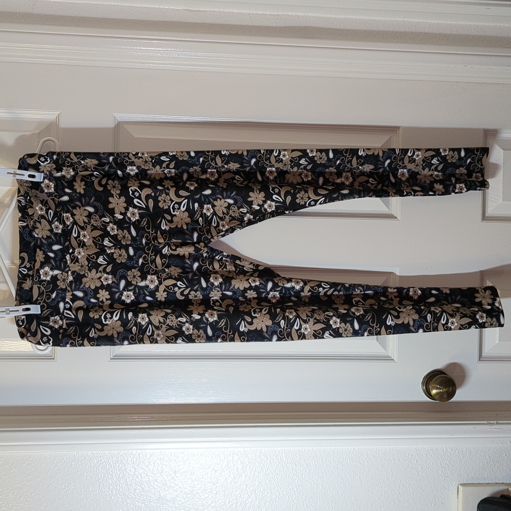 $5 Sale!! LuLaRoe Tall & Curvy Leggings Paisley
